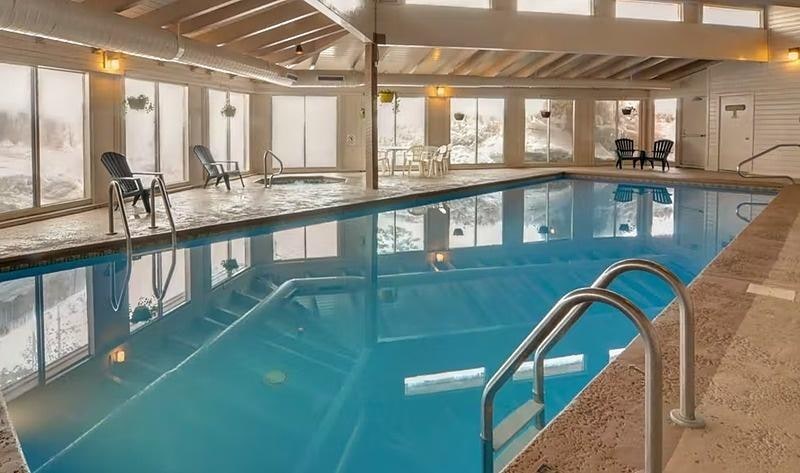 Pool / Hot Tub / Sauna 1